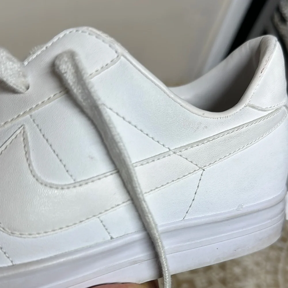 Nike White Athletic Shoes Classic Design - Picture 8 of 15